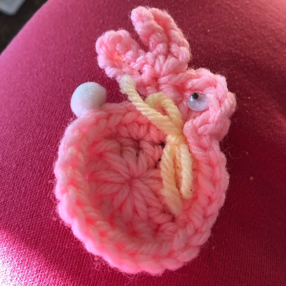 NWOT-Pink Hand Crafted Yarn Bunny Pin